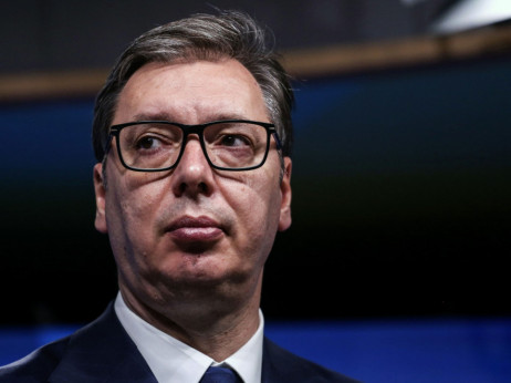 Vučić: Ne prihvatimo li plan, slijedi povlačenje investicija