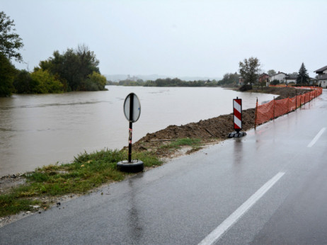 Vodostaj Kupe u Karlovcu narastao više od prognoza, očekuje se smirivanje