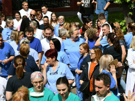 Medicinske sestre i tehničari ne odustaju od zahtjeva za većim plaćama