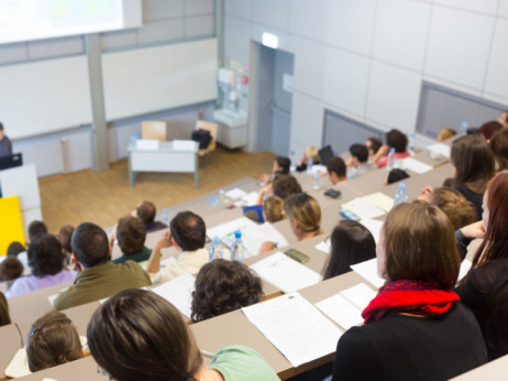 Istražili smo kakve kredite i usluge banke nude studentima