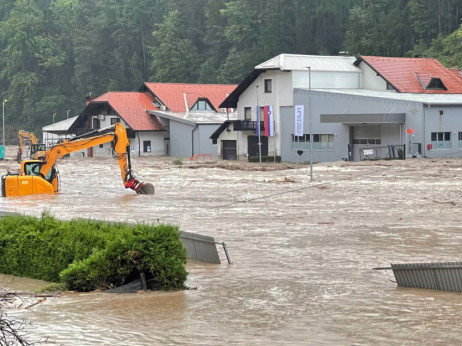 Najmanje troje mrtvih u nevremenu u Sloveniji