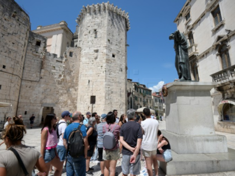 U šest mjeseci 17,3 posto više turista, rast noćenja 10,5 posto