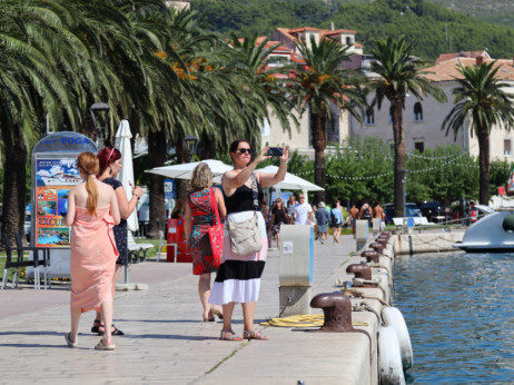 U osam mjeseci osam posto više turista, ali se u kolovozu trendovi mijenjaju