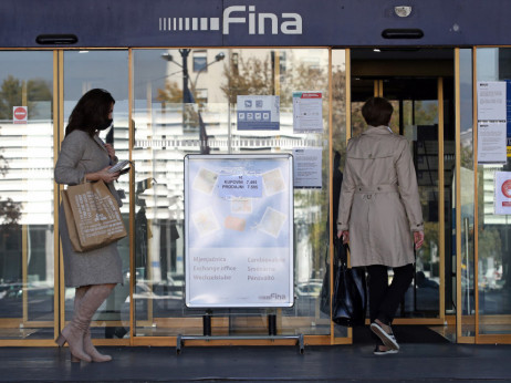 Privatni poduzetnici dominiraju gospodarstvom, plaće zaostaju za državnim sektorom